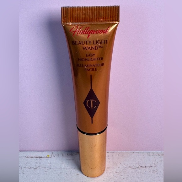 Charlotte Tilbury Beauty Light Wand Highlighter Spotlight Travel Size NWOB 5 ml - Picture 1 of 3